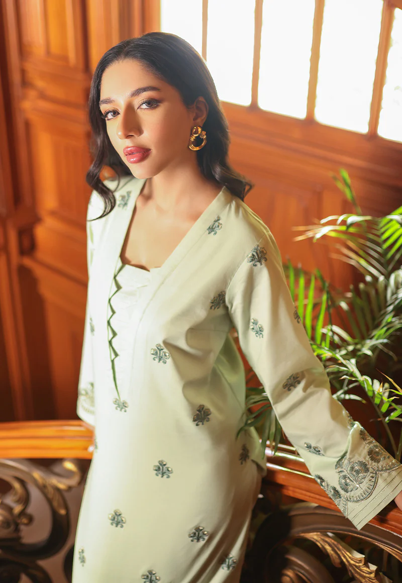 AJP-03 EMBROIDERED CAMBRIC 2 PCS - Image 4